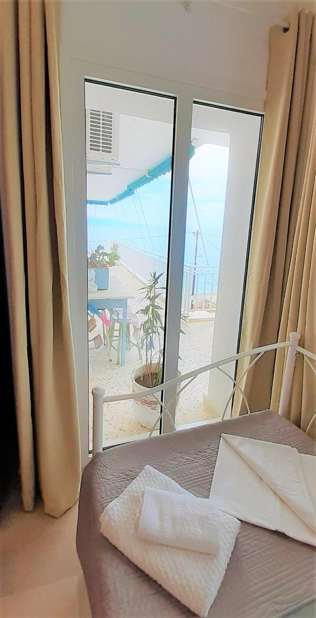 Mondo Cosseri Akrata Apartment ภายนอก รูปภาพ