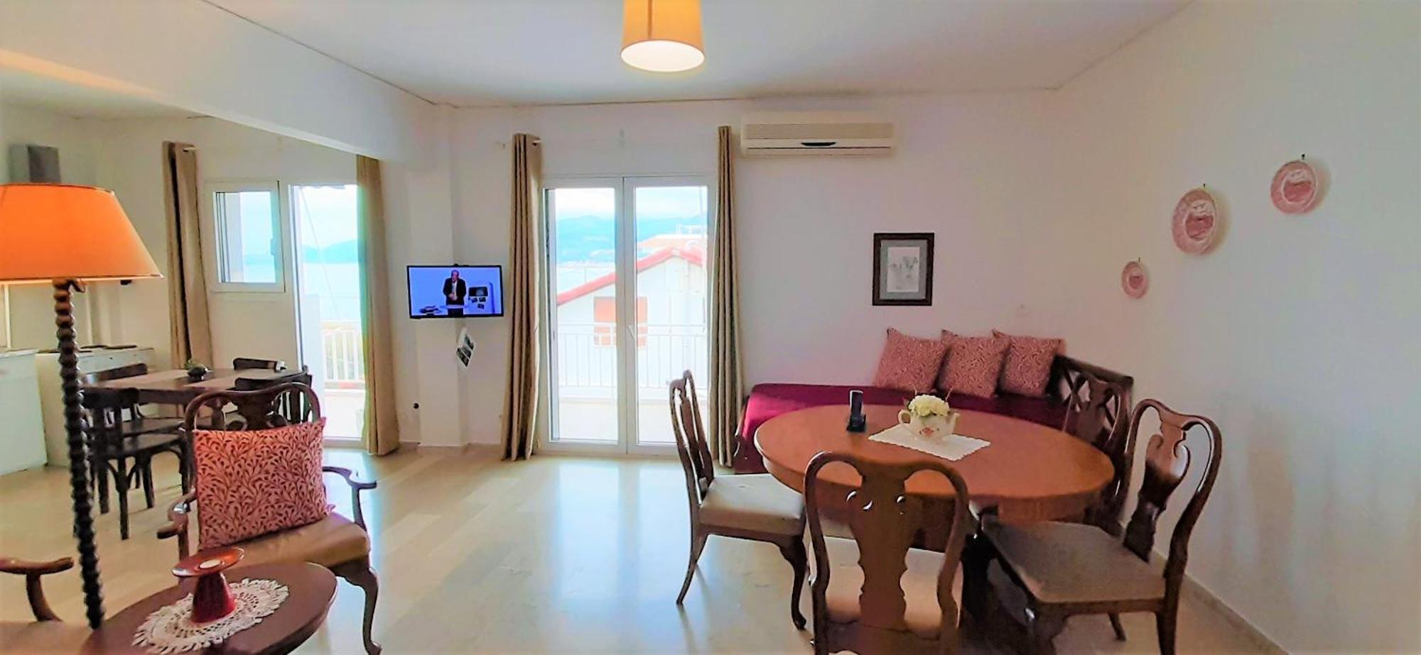 Mondo Cosseri Akrata Apartment ภายนอก รูปภาพ